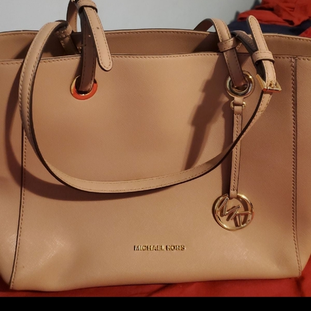 Michael Kors Acorn Leather Shoulder bag color blush EUC - Picture 2 of 4